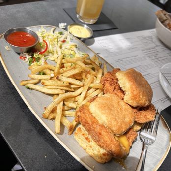 SOCIAL BIRD - Crispy chicken sliders - Gastropubs Near Me - Lafayette, California