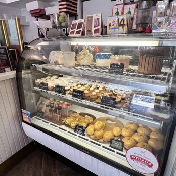 Valentine Sweets - Patisserie/Cake Shop Near Me - Pasadena, California