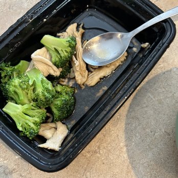 Silk Elephant - Broccoli with chicken - Thai Near Me - Ankeny, Iowa
