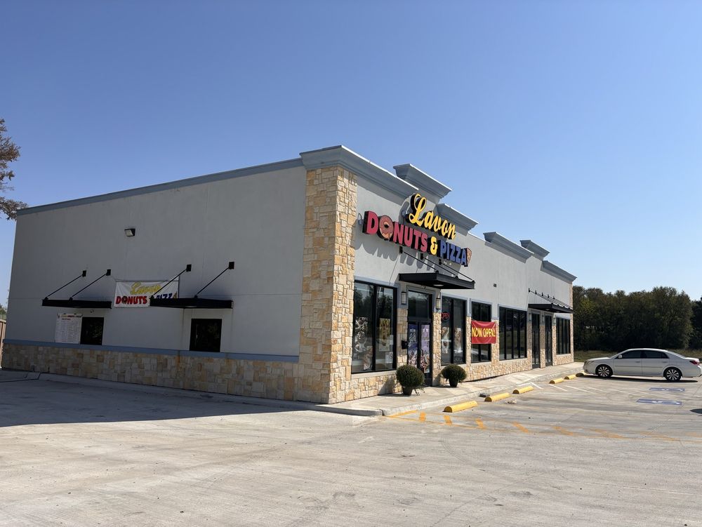Lavon Donuts & Pizza Logo