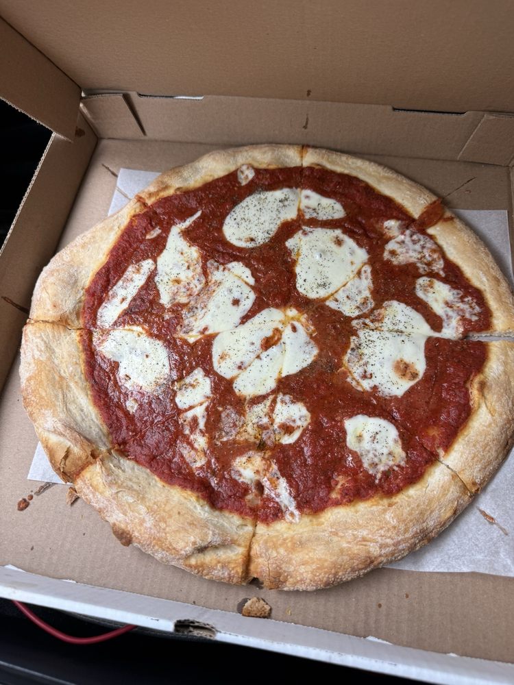 Cecil Slices Logo