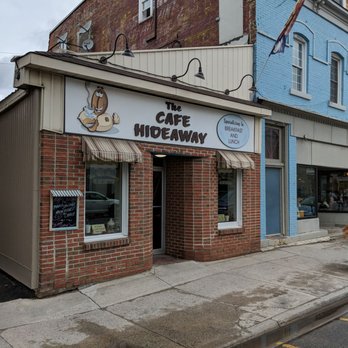 Cafe Hideaway - the front of the building - Breakfast & Brunch Near Me - Perth, Ontario