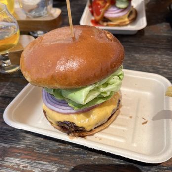 Almanac Adventureland - Burger from food truck - Breweries Near Me - Alameda, California
