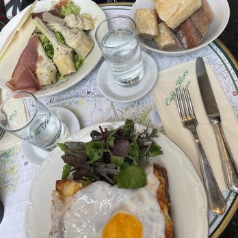 Café de Flore - The jockey & carciofi salad - Cafes Near Me - Paris, 75 Café de Flore - The jockey & carciofi salad - Cafes Near Me - Paris, 75