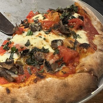 Oak Stone Craft Pizza and Bar - Pizza Near Me - Winchester, Virginia