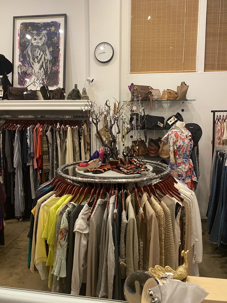 JESSICA Updated October 2024 23 Reviews 2008 De La Vina St, Santa