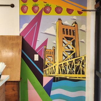Cap City Squeeze Juice Bar - Juice Bars & Smoothies Near Me - Sacramento, California