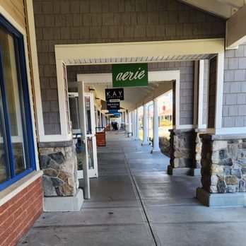 Wrentham Village Premium Outlets - Shopping Centers Near Me - Wrentham, Massachusetts