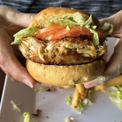 Looney's Pub North - Jumbo Lump Crab Cake Sandwich