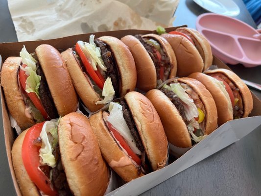 In-N-Out Burger by null