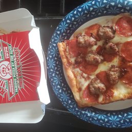 Sausage and pepperoni super slice take home