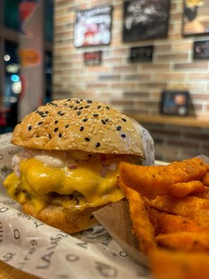 La Birra Bar (Burgers) - Wynwood by null