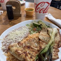 La Casita - Grilled chicken plate