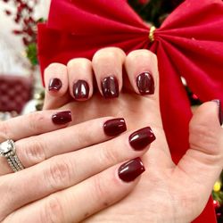 Lisa’s Nails - Acrylic set with gel paint