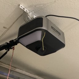 New installed lift master garage door opener New installed lift master garage door opener
