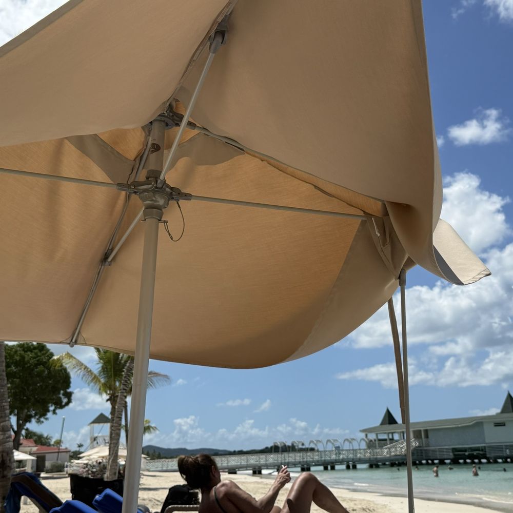 This is the diamond club beach .. please do better This is the diamond club beach .. please do better