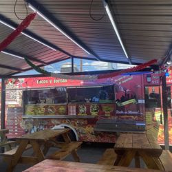 Tortas Y Tacos El Chilango - Food truck