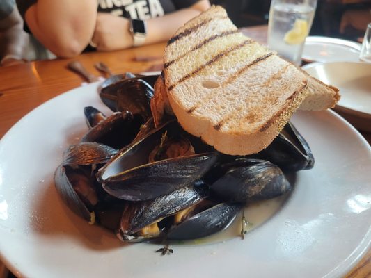 Brewer's Tap & Table by null