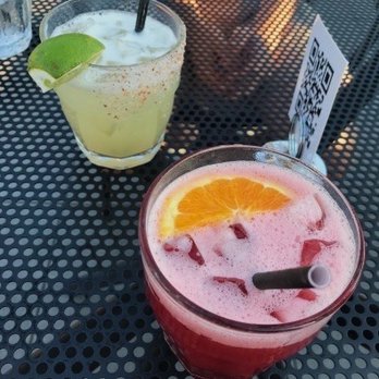 Five & Dime - Yes please cocktail and margarita - American Near Me - Evanston, Illinois