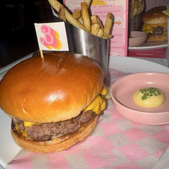 Malibu Barbie Cafe - Cafes Near Me - Las Vegas, Nevada