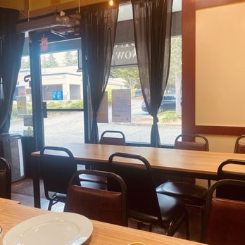 Ting Tong Thai Cafe - Kent - Interior - Thai Near Me - Kent, Washington