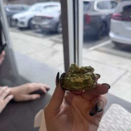 Dubai chocolate macaron