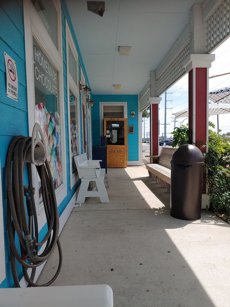 FORBES CANDIES Updated May 2024 20 Photos & 18 Reviews 2707 S