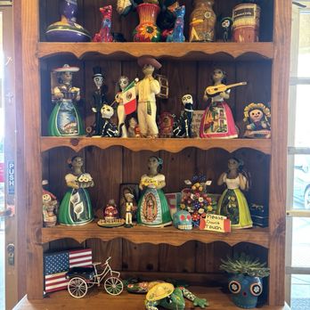 Mariscos Las Brisas - Decor - Mexican Near Me - Chino, California