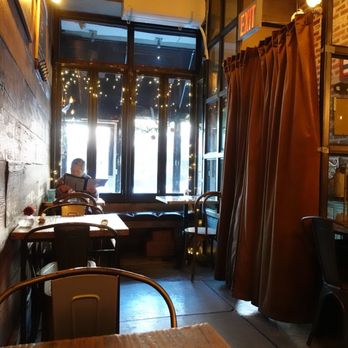 Saranrom Thai - Inside - Thai Near Me - Elmhurst, New York