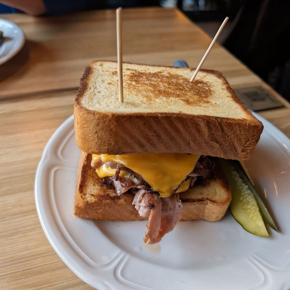 Au Cheval - Bologna Sandwich - Bars Near Me - Chicago, Illinois Au Cheval - Bologna Sandwich - Bars Near Me - Chicago, Illinois