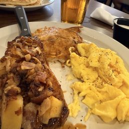 Pork chops with apple and eggs