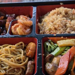 Rainbow - Closer image of the bento box
