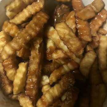 Bro-N-Laws Bar-B-Q - Cold and old and burnt tasting, barely sauced fries! - Barbeque Near Me - Chicago, Illinois Bro-N-Laws Bar-B-Q - Cold and old and burnt tasting, barely sauced fries! - Barbeque Near Me - Chicago, Illinois