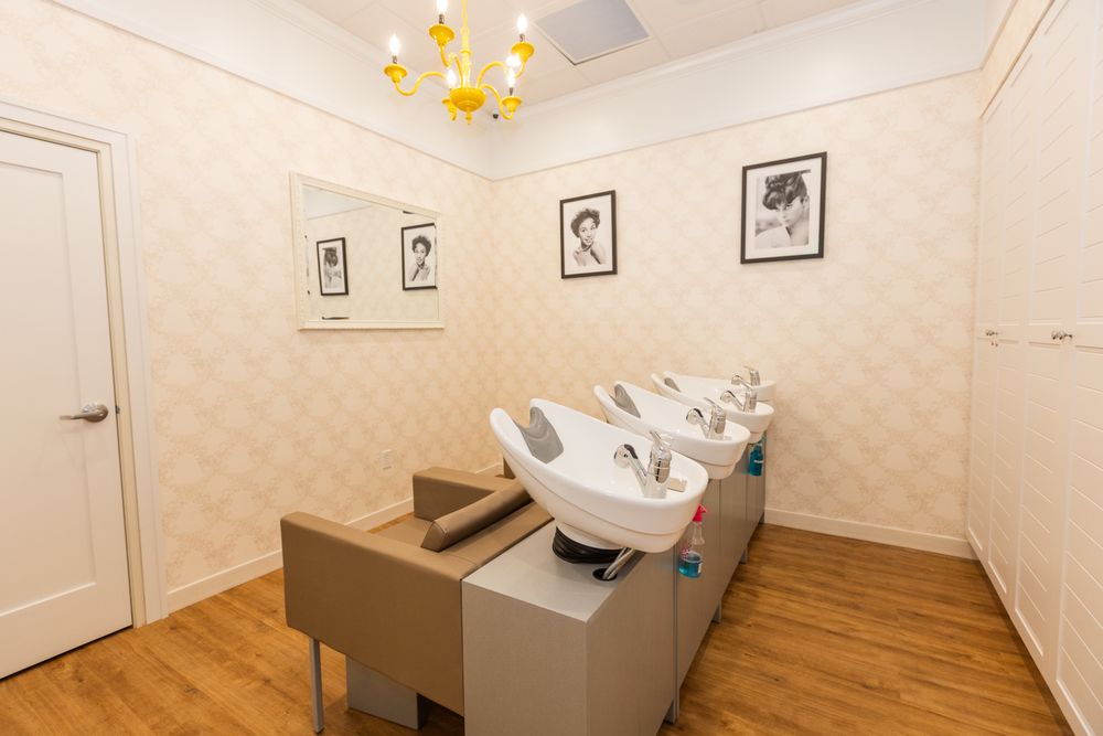 Drybar Uncommons Logo