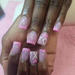Dazzling Dezi'z Nailz
