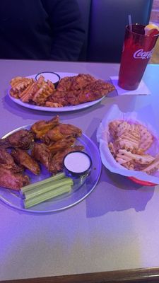 Pluckers Wing Bar by null