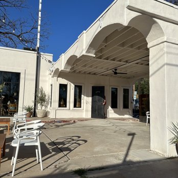Holiday on 7th - Cocktail Bars Near Me - Austin, Texas