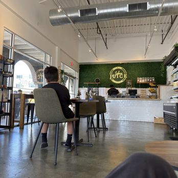 Sedona Juice Co - Inside - Juice Bars & Smoothies Near Me - Sedona, Arizona Sedona Juice Co - Inside - Juice Bars & Smoothies Near Me - Sedona, Arizona