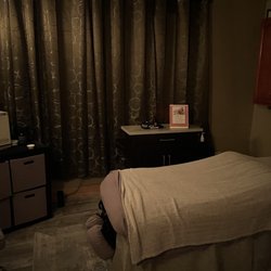 TheraKneads Wellness Center - Massage room