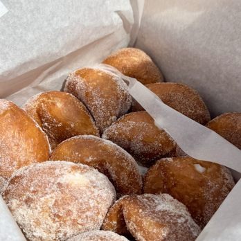 Leonard's Bakery - Must try! Delish especially when they're still hot and fresh! - Bakeries Near Me - Honolulu, Hawaii