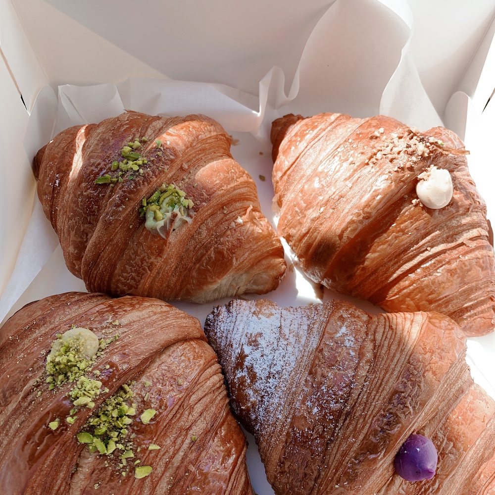 Le Beau - Patisserie/Cake Shop Near Me - Toronto, Ontario Le Beau - Patisserie/Cake Shop Near Me - Toronto, Ontario