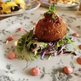 LITTLE HEN - Updated July 2025 - 1487 Photos & 755 Reviews - 4579 ...