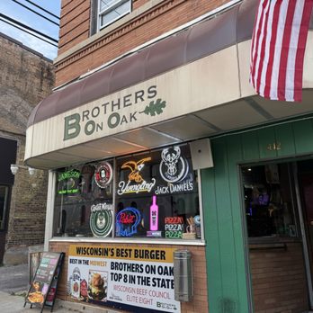 Brothers On Oak - Outside - Sports Bars Near Me - Baraboo, Wisconsin Brothers On Oak - Outside - Sports Bars Near Me - Baraboo, Wisconsin