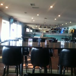 The Waterway House Sports & Spirits - Bar and pool tables