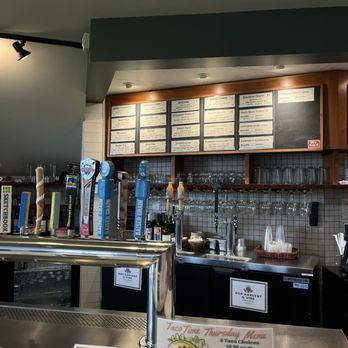 Hop Harvest & Vine - On tap - Juice Bars & Smoothies Near Me - Pewaukee, Wisconsin