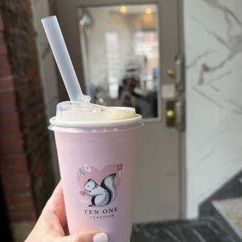 Ten One Tea House - Strawberry milk tea - Bubble Tea Near Me - Boston, Massachusetts
