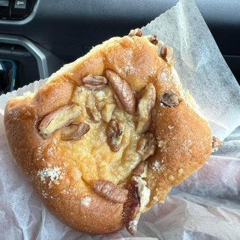 Dos Gatos Kolache Bakery - Bakeries Near Me - San Marcos, Texas