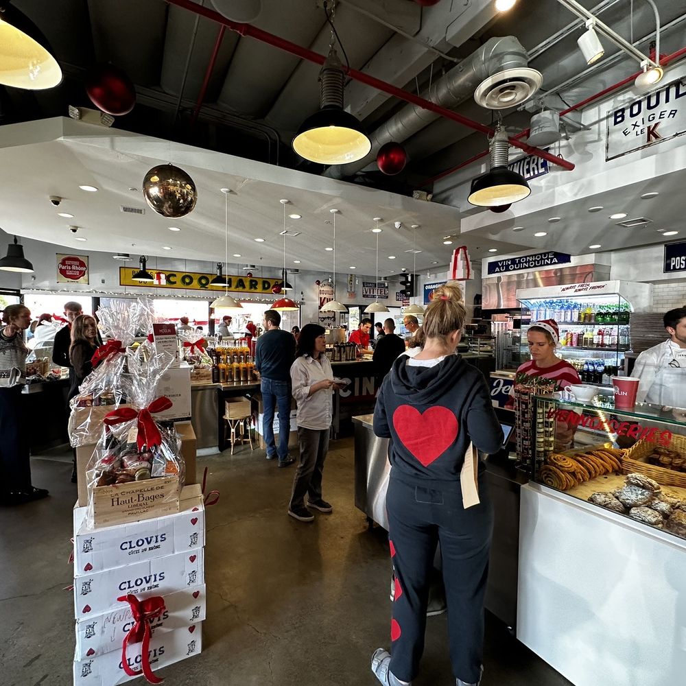 Moulin - Crowded - Bakeries Near Me - Newport Beach, California Moulin - Crowded - Bakeries Near Me - Newport Beach, California