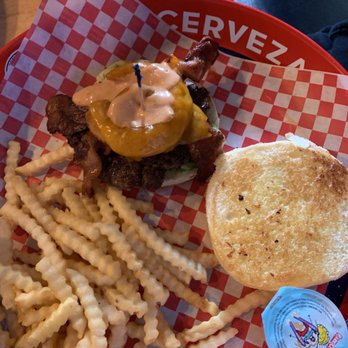 Davanza's - Burger - Pizza Near Me - Park City, Utah