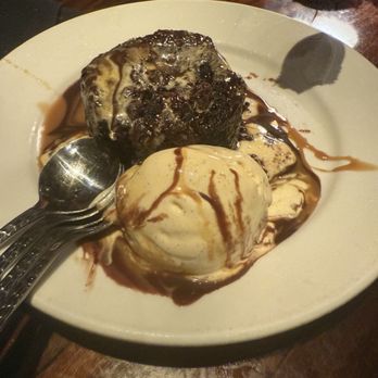 LongHorn Steakhouse - Molten Lava Cake - Steakhouses Near Me - Hialeah, Florida LongHorn Steakhouse - Molten Lava Cake - Steakhouses Near Me - Hialeah, Florida